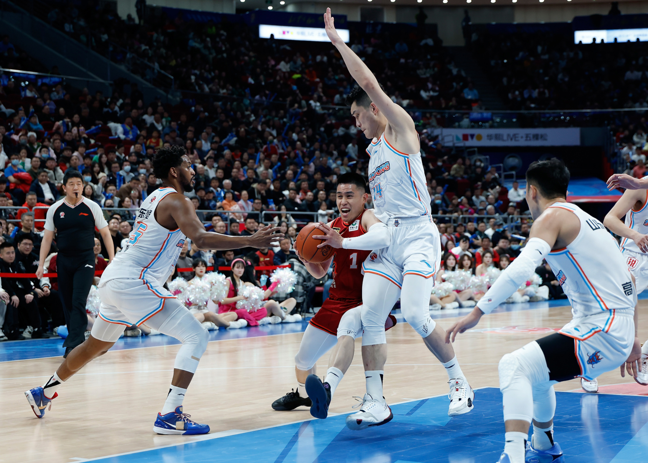 巴萨12主场首败连续3轮不胜 巴萨12主场首败连续3轮不胜